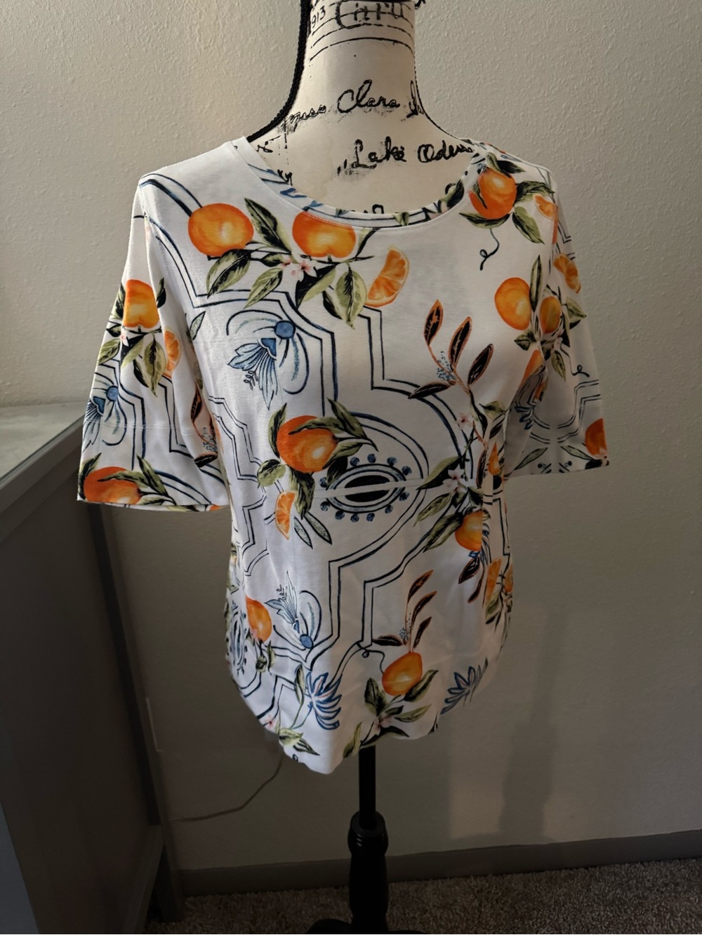 Chico’s Women's White cotton Short-Sleeve Citrus Print Top Tee Oranges size 1
